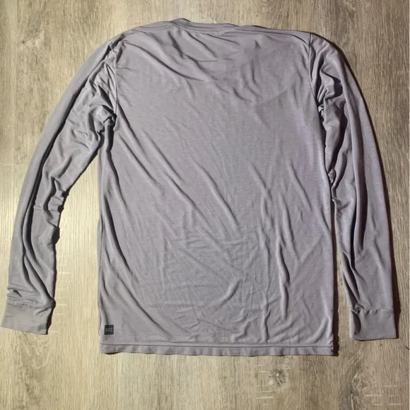 MEC Merino Blend Gray Mountain Graphic Long Sleeve Tee - Picture 5 of 10
